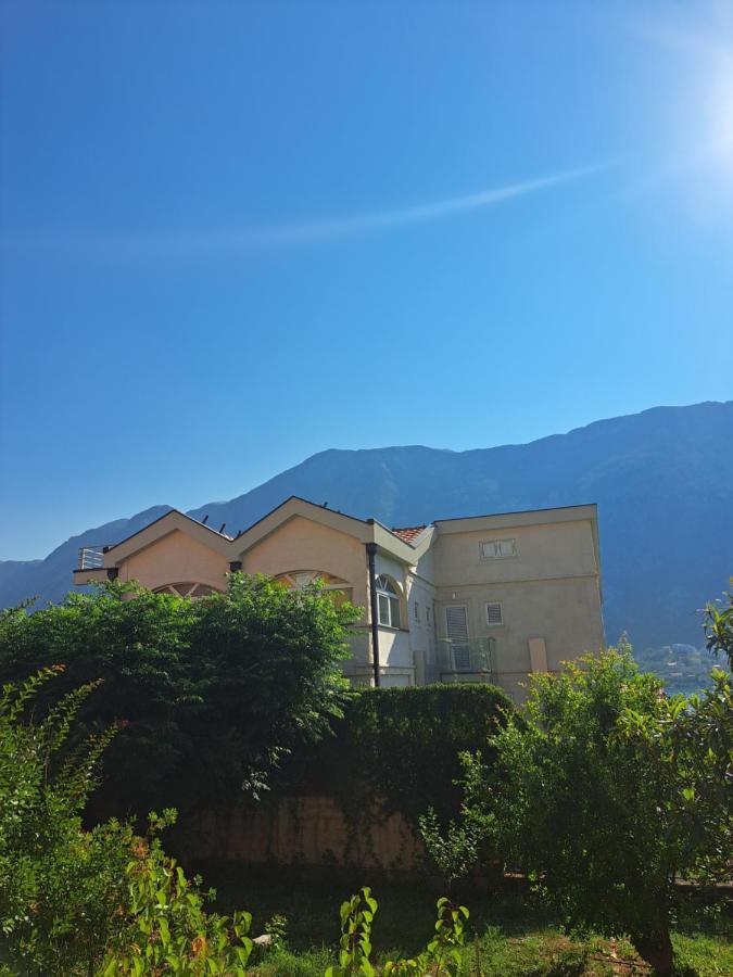 Apartments With Sea View In Prcanj Kotor Exterior photo